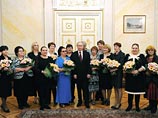 На приеме в Кремле матери спрашивали Путина, когда он спит - "у Вас же бесконечные встречи" На приеме в Кремле матери спрашивали Путина, когда он спит - "у Вас же бесконечные встречи"