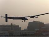 Самолет Solar Impulse 2, использующий для движения только энергию солнца, завершил первый из двенадцати этапов кругосветного полета в столице Омана