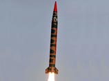 В понедельник в Пакистане прошли успешные испытания ракеты дальнего радиуса действия "Шахин-III", способной нести ядерный заряд или обычные боеголовки на расстояние до 2750 километров