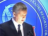 Министр обороны Польши использовал лампочку вместо микрофона
Министр обороны Польши использовал лампочку вместо микрофона