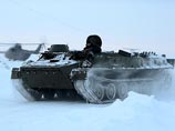Среди поставленных в рамках проверки задач: усиление группировки войск на островах Новая Земля и Земля Франса-Иосифа; перегруппировки спецназа на большие расстояния; защита государственной границы РФ на суше, в воздухе и на море в условиях крайнего севера Среди поставленных в рамках проверки задач: усиление группировки войск на островах Новая Земля и Земля Франса-Иосифа; перегруппировки спецназа на большие расстояния; защита государственной границы РФ на суше, в воздухе и на море в условиях крайнего севера