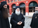 Игумен Ватопедского монастыря на Афоне призывает украинцев держаться канонической Церкви