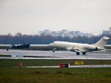 Самолет Falcon 50, следовавший рейсом Москва - Париж, в ночь на 20 октября рухнул при взлете после столкновения со снегоуборочной машиной и загорелся