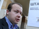 Сотрудники ФБК, приехав во Владимир на суд по делу о похищении плаката, раздарили картинки жителям города