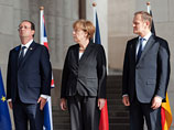 По данным Reuters, ситуацию с возможным продлением санкций обсуждал глава Евросовета Дональд Туск с канцлером Германии Ангелой Меркель и президентом Франции Франсуа Олландом