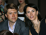 В частности, соратнику Алексея Навального Владимиру Ашуркову и его гражданской жене Александрине Маркво, которые были объявлены Россией в розыск