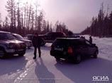 Десятки автомобилей перекрыли трассу  в Якутии, требуя бесплатного  проезда
