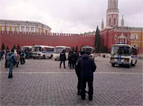 О ЧП на Красной площади сайту сообщила оказавшаяся в автозаке женщина, которая, по ее словам, просто "прогуливалась с подругой"