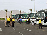 Россияне были пассажирами туристического микроавтобуса, попавшего в ДТП близ курорта Шарм-эш-Шейх. В микроавтобусе также находились двое египтян (водитель и гид) и китаянка, они также пострадали