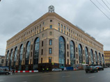 Шквал возмущения в блогосфере заставил детский магазин на Лубянке отказаться от сомнительной рекламы (ВИДЕО) Шквал возмущения в блогосфере заставил детский магазин на Лубянке отказаться от сомнительной рекламы (ВИДЕО)