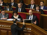 Украинские СМИ отмечают, что Коломойский подал в отставку почти одновременно с подписанием президентом закона о внесении изменений в закон об акционерных обществах