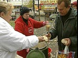 После того, как жить в России из-за санкций и "антисанкций" стало дороже, а зарплаты снизились из-за падения рубля, количество бедных в стране увеличилось После того, как жить в России из-за санкций и "антисанкций" стало дороже, а зарплаты снизились из-за падения рубля, количество бедных в стране увеличилось