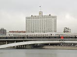 Новое разъяснение было направлено правительством главам компаний, передает "Интерфакс" со ссылкой на пресс-секретаря премьера Наталью Тимакову. По ее словам, соответствующие разъяснения сделал департамент кадров аппарата правительства Новое разъяснение было направлено правительством главам компаний, передает "Интерфакс" со ссылкой на пресс-секретаря премьера Наталью Тимакову. По ее словам, соответствующие разъяснения сделал департамент кадров аппарата правительства