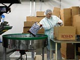 По данным прессы, коллектив фабрики силовики заперли в актовом зале предприятия. Около здания на улице Доватора пусто По данным прессы, коллектив фабрики силовики заперли в актовом зале предприятия. Около здания на улице Доватора пусто