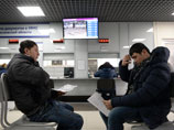 Согласно новому закону, начиная с января 2015 года въехавшим в безвизовом порядке в Россию иностранцам, которые в миграционной карте указали работу как цель их въезда в страну, необходимо получить специальный патент на работу
