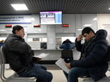 Согласно новому закону, начиная с января 2015 года въехавшим в безвизовом порядке в Россию иностранцам, которые в миграционной карте указали работу как цель их въезда в страну, необходимо получить специальный патент на работу Согласно новому закону, начиная с января 2015 года въехавшим в безвизовом порядке в Россию иностранцам, которые в миграционной карте указали работу как цель их въезда в страну, необходимо получить специальный патент на работу