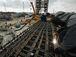 Рогозин, прибыв на космодром Восточный, уговорил бастовавших рабочих продолжить строительство Рогозин, прибыв на космодром Восточный, уговорил бастовавших рабочих продолжить строительство
