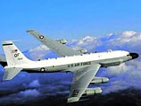 "Самолет США RC-135U летел рутинным маршрутом в международном воздушном пространстве и был перехвачен русским Су-27 в небезопасной и непрофессиональной манере", - заявила официальный представитель Минобороны Айлин Лайнез "Самолет США RC-135U летел рутинным маршрутом в международном воздушном пространстве и был перехвачен русским Су-27 в небезопасной и непрофессиональной манере", - заявила официальный представитель Минобороны Айлин Лайнез
