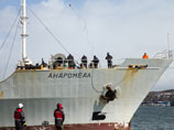 Все иностранные моряки с затонувшего в Охотском море траулера "Дальний Восток" оштрафованы на сумму 2 тысячи рублей за незаконную трудовую деятельность на территории РФ