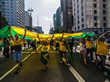 Около 700 000 человек вышли на улицы Бразилии в знак протеста против политики правительства