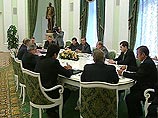 Открывая встречу, Путин пожелал, чтобы подобные беседы происходили регулярно Открывая встречу, Путин пожелал, чтобы подобные беседы происходили регулярно