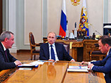 Глава государства встретился с вице-премьером Дмитрием Рогозиным и главой Роскосмоса Игорем Комаровым, они обсуждали проблемы строительства космодрома "Восточный"