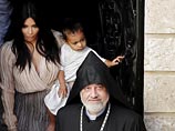 Ким Кардашьян и Канье Уэст крестили дочь в Иерусалиме Ким Кардашьян и Канье Уэст крестили дочь в Иерусалиме