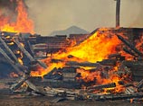 В Хакасии, где за выходные от пожаров погибли 15 человек, во вторник, 14 апреля, объявлен день траура. По последним данным, в результате возгораний травы в лесах Хакасии 12-13 апреля сгорели более 1 тысячи жилых домов