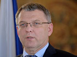 "Правительство одобрило поездку в сроки с 8 по 9 мая, таким образом, она была сокращена", - цитирует издание слова министра иностранных дел Чехии Любомира Заоралека
