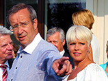 Президент Эстонии разводится с супругой, потанцевавшей с неизвестным красавцем