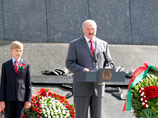 Лукашенко не приедет на парад Победы в Москву - "занят дома"