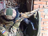 В дагестанском Буйнакске спецназ штурмует дом с боевиками