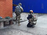 В Буйнакске убиты трое боевиков. Штурм продолжится на рассвете В Буйнакске убиты трое боевиков. Штурм продолжится на рассвете