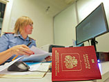 Россиянам хотят позволить иметь два загранпаспорта
