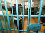 По словам заключенных, в ИК-14 "сложилась система выбивания показаний как у следственно-арестованных, водворяемых в помещение, функционирующее в режиме следственного изолятора, так и у людей, прибывающих в колонию" По словам заключенных, в ИК-14 "сложилась система выбивания показаний как у следственно-арестованных, водворяемых в помещение, функционирующее в режиме следственного изолятора, так и у людей, прибывающих в колонию"