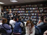 В ночь с 24 на 25 апреля в Москве в четвертый раз пройдет акция в поддержку чтения "Библионочь", в рамках которой библиотеки проводят литературные квесты, выставки, кинопоказы и встречи с известными писателями