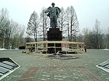 В Пермском крае дети взорвали Вечный огонь с помощью баллончика монтажной пены В Пермском крае дети взорвали Вечный огонь с помощью баллончика монтажной пены