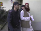 Всего в результате операции были задержаны 18 человек в семи провинциях страны - в основном это выходцы из Пакистана, которые под видом обычных бизнесменов спонсировали террористов на родине