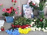 Друзья и соратники Немцова считают, что убийство было совершено по политическим мотивам, и не исключают, что расправа связана с подготовкой им доклада об участии российских солдат в боях на Донбассе