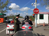 Байкеры из клуба "Ночные волки" на белорусско-польской границе, апрель 2015 года Байкеры из клуба "Ночные волки" на белорусско-польской границе, апрель 2015 года