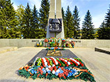 Под амнистию уже попал девятнадцатилетний студент Горно-Алтайского государственного политехнического колледжа Елдос Есенжаров, осквернивший мемориальный комплекс "Парк Победы"