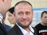"Правый сектор" провел пикет из-за десантников у администрации Порошенко, пообещав в следующий раз ее поджечь "Правый сектор" провел пикет из-за десантников у администрации Порошенко, пообещав в следующий раз ее поджечь
