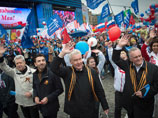 В России отмечают Первомай, на митинге в Москве заметили представителей Новороссии 