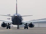 В аэропорту Шереметьево "Суперджет-100" потерял часть двигателя при взлете