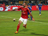 Власти Египта обвинили бывшую звезду египетского футбола Мохаммеда Абутрики в поддержке и финансировании запрещенной в стране организации "Братья мусульмане"