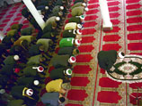 Российские мусульмане на пятничной молитве помянули погибших в Великой Отечественной войне