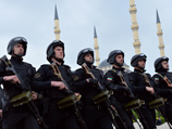 В Грозном в честь дня Победы штурмовали Рейхстаг и бросали штандарты к ногам Кадырова (ВИДЕО) В Грозном в честь дня Победы штурмовали Рейхстаг и бросали штандарты к ногам Кадырова (ВИДЕО)
