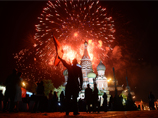 Залпы были сделаны не только из специальных салютных установок, но и из легендарных орудий времен войны - 76-миллиметровых пушек ЗИС-3 образца 1942 года Залпы были сделаны не только из специальных салютных установок, но и из легендарных орудий времен войны - 76-миллиметровых пушек ЗИС-3 образца 1942 года