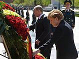 Владимир Путин и канцлер Германии Ангела Меркель возложили венки к Могиле Неизвестного Солдата