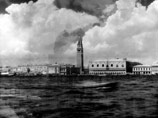 Российский фотохудожник Арсен Ревазов показывает в Венеции "Италию из четвертого измерения" Российский фотохудожник Арсен Ревазов показывает в Венеции "Италию из четвертого измерения"